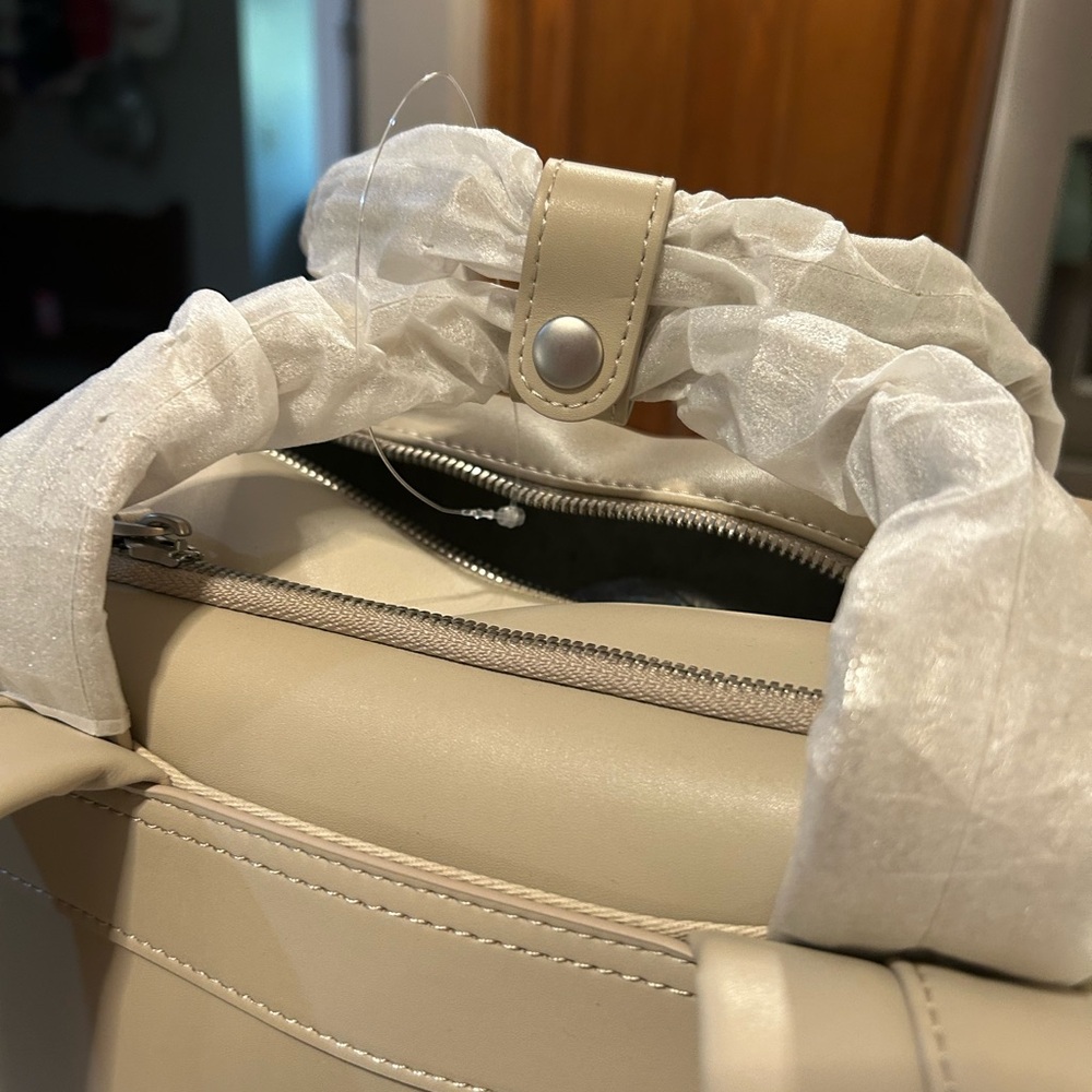 Backpack - Picture 6 of 7